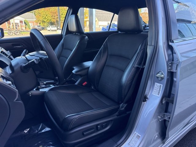 Used 2016 Honda Accord Sport image 9