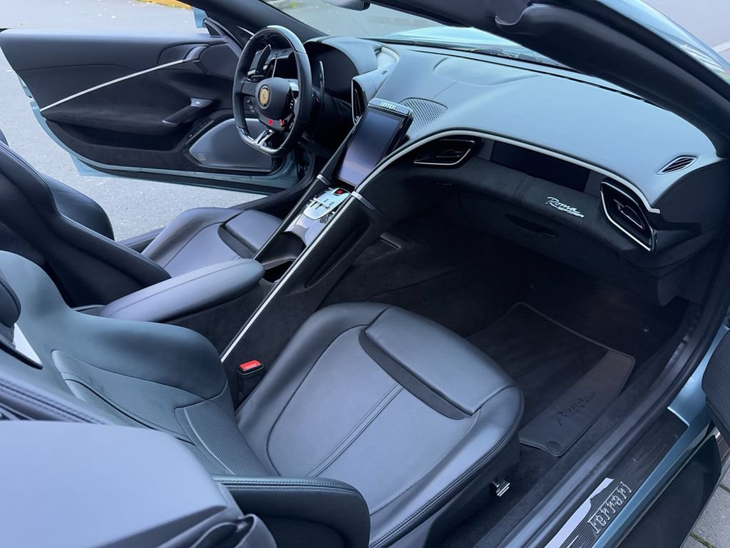 Certified 2024 Ferrari Roma Spider RWD image 30