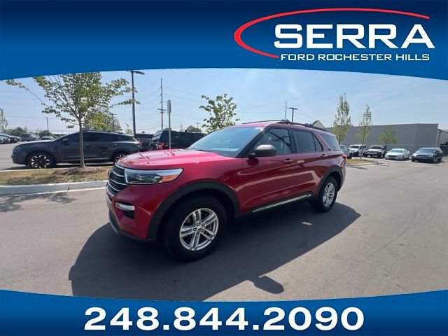 Used 2024 Ford Explorer XLT AWD/4WD image 1