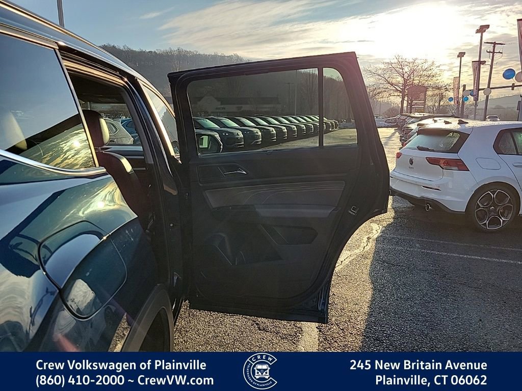 Certified 2022 Volkswagen Atlas SE image 44