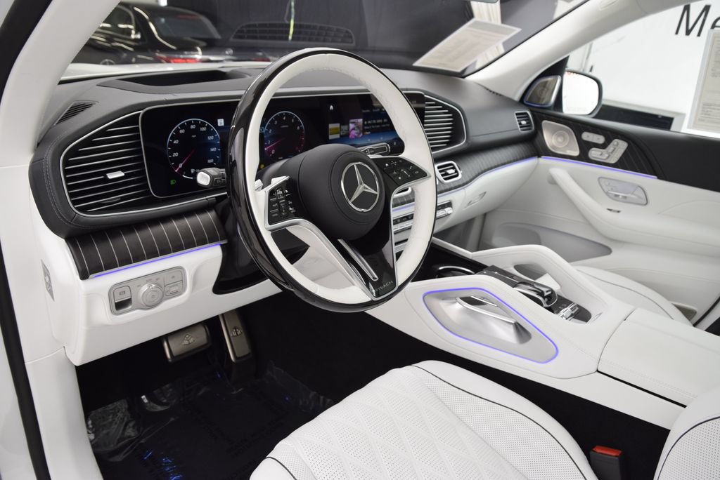 Used 2026 Mercedes-Benz Maybach GLS 600 4MATIC image 22