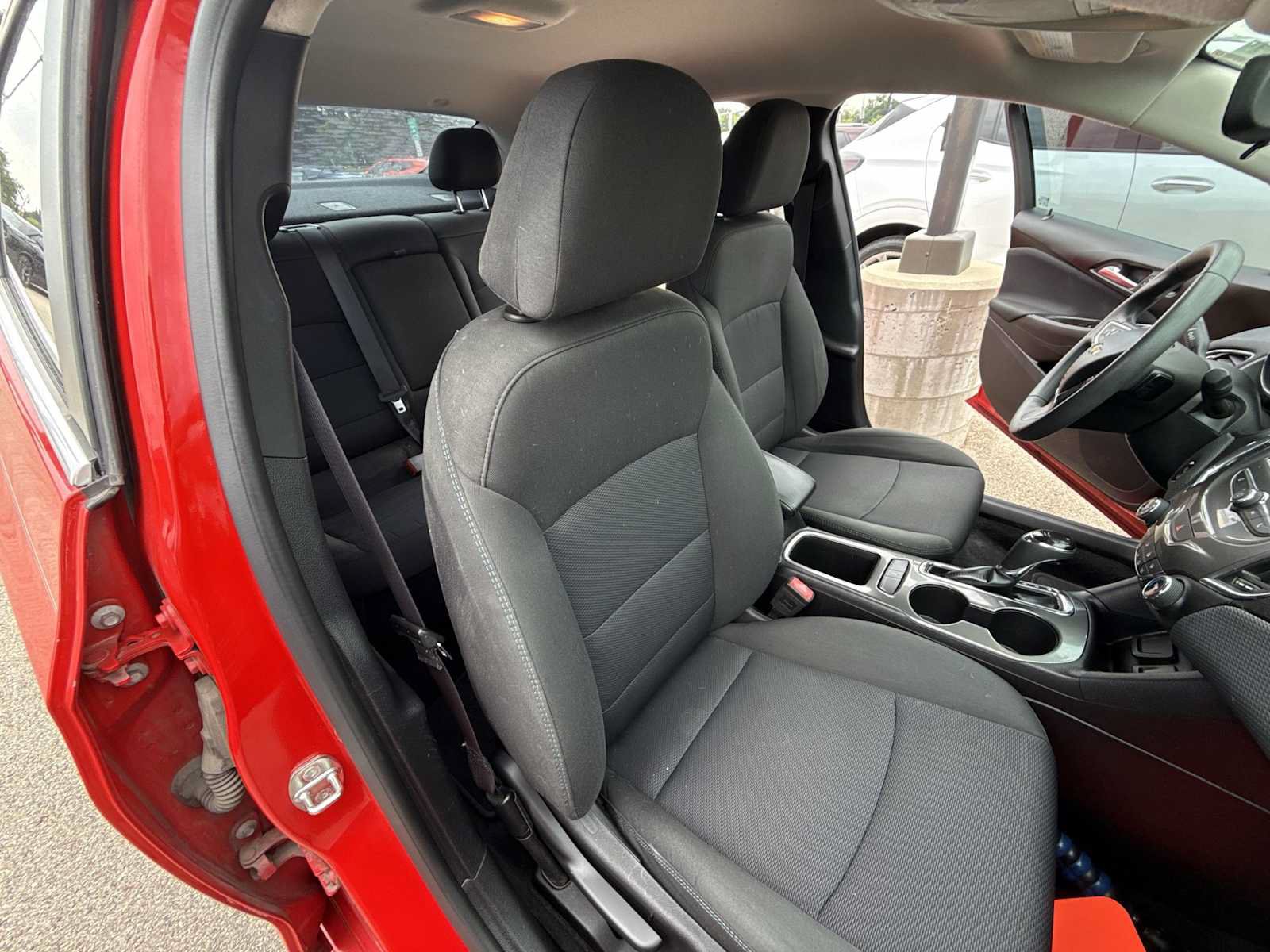 Used 2017 Chevrolet Cruze LT w/ Convenience Package FWD image 26