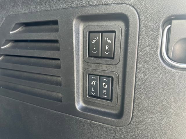 Used 2024 Chevrolet Traverse RS image 24