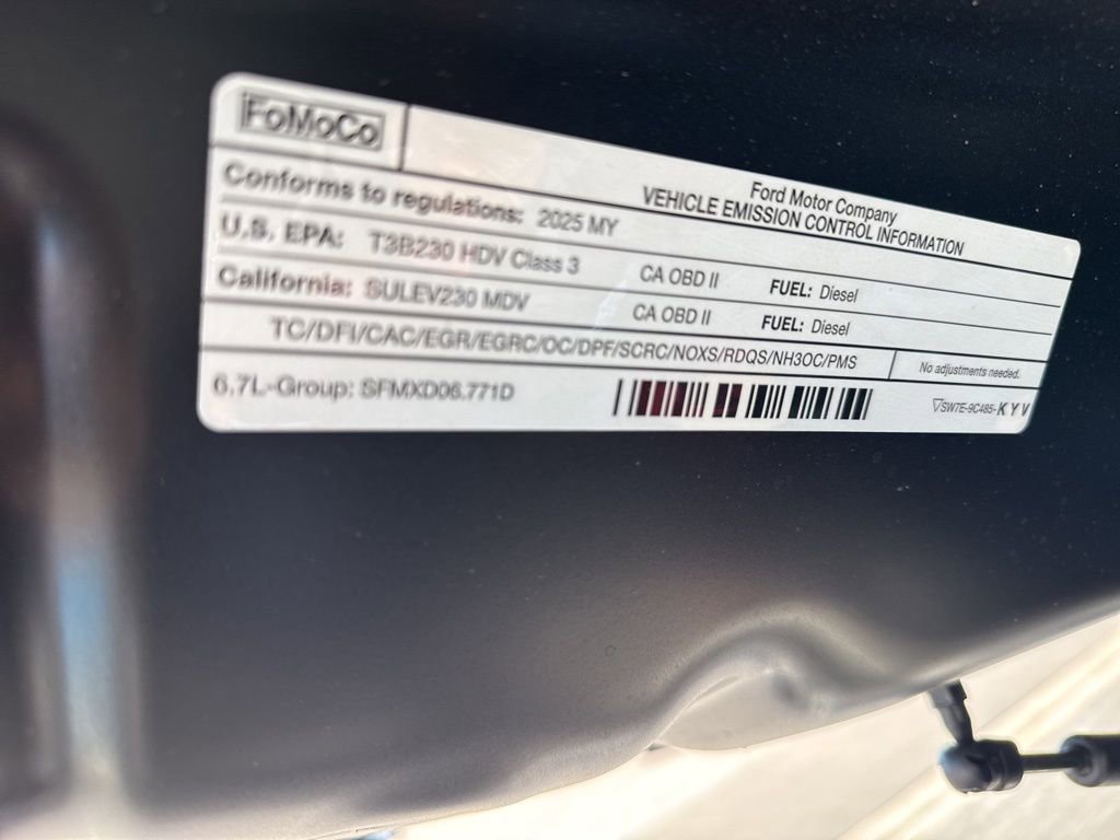 Used 2025 Ford F350 Lariat w/ FX4 Off-Road Package image 38