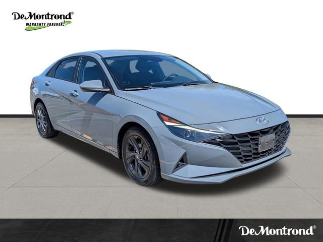 Used 2022 Hyundai Elantra SEL w/ Preferred Accessory Package FWD image 3