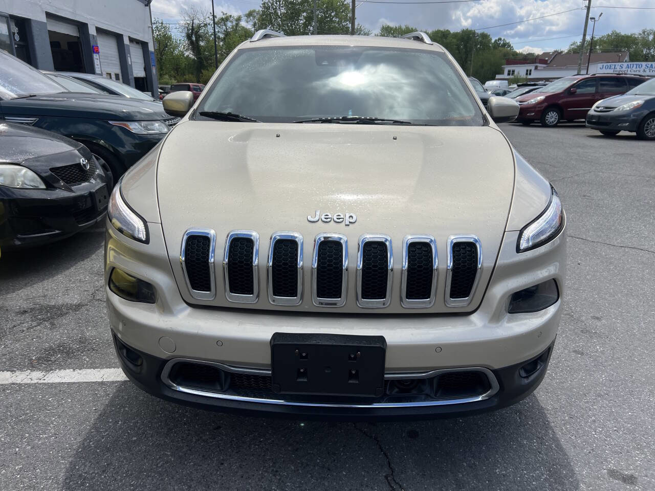 Used 2014 Jeep Cherokee Limited w/ Technology Group image 2