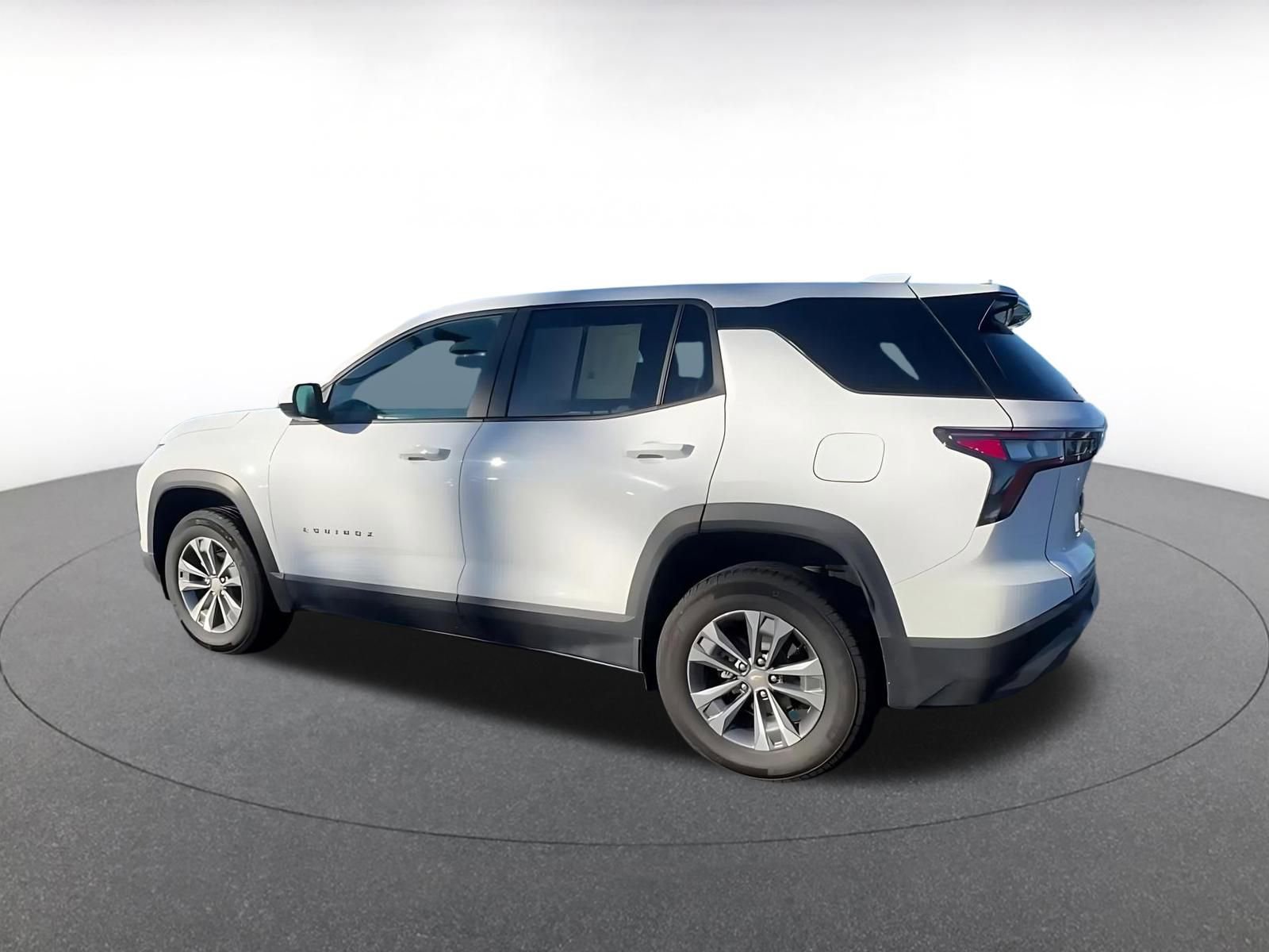 Used 2025 Chevrolet Equinox LT image 10