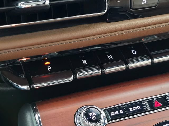 Used 2020 Lincoln Aviator Reserve w/ Equipment Group 202A AWD/4WD image 37