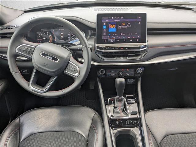 Used 2025 Jeep Compass Trailhawk image 17