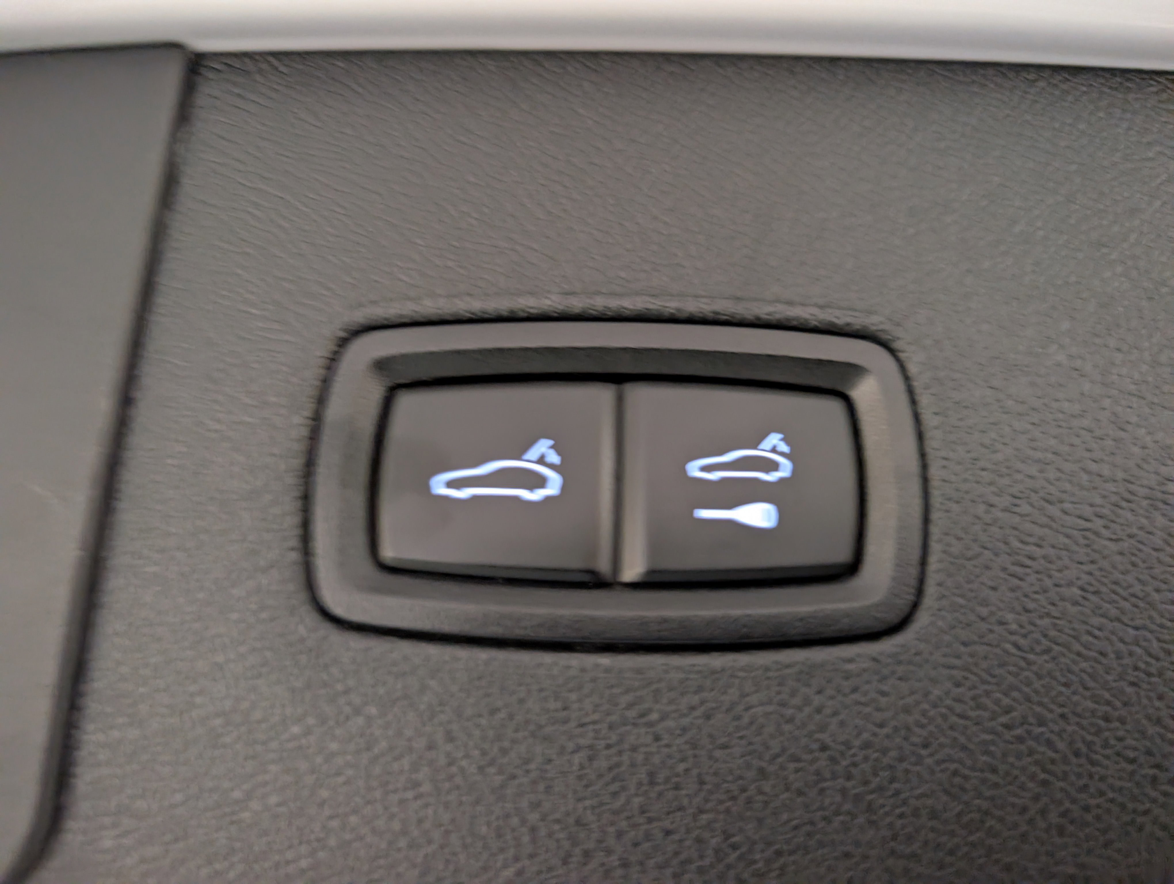 Certified 2022 Porsche Cayenne Turbo image 23