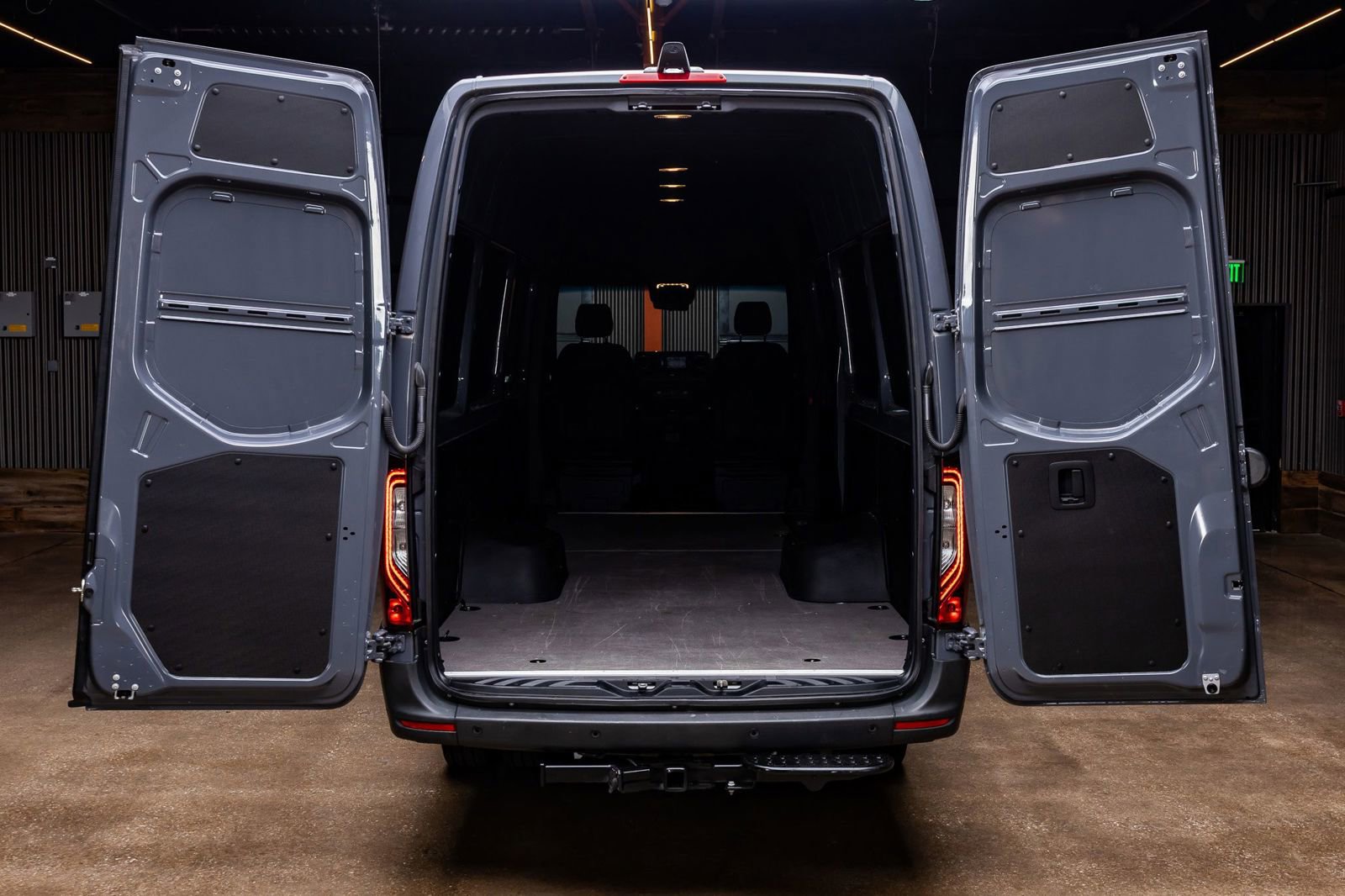 Used 2024 Mercedes-Benz Sprinter 3500 image 8