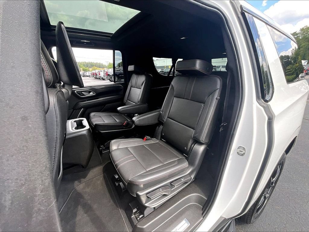 Used 2021 Chevrolet Suburban RST w/ Luxury Package AWD/4WD image 14