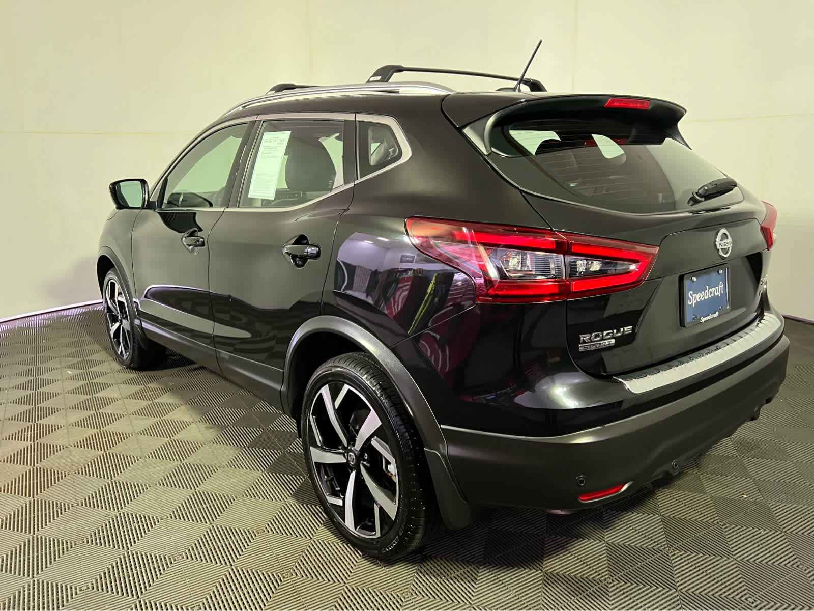 Certified 2022 Nissan Rogue Sport SL AWD/4WD image 5