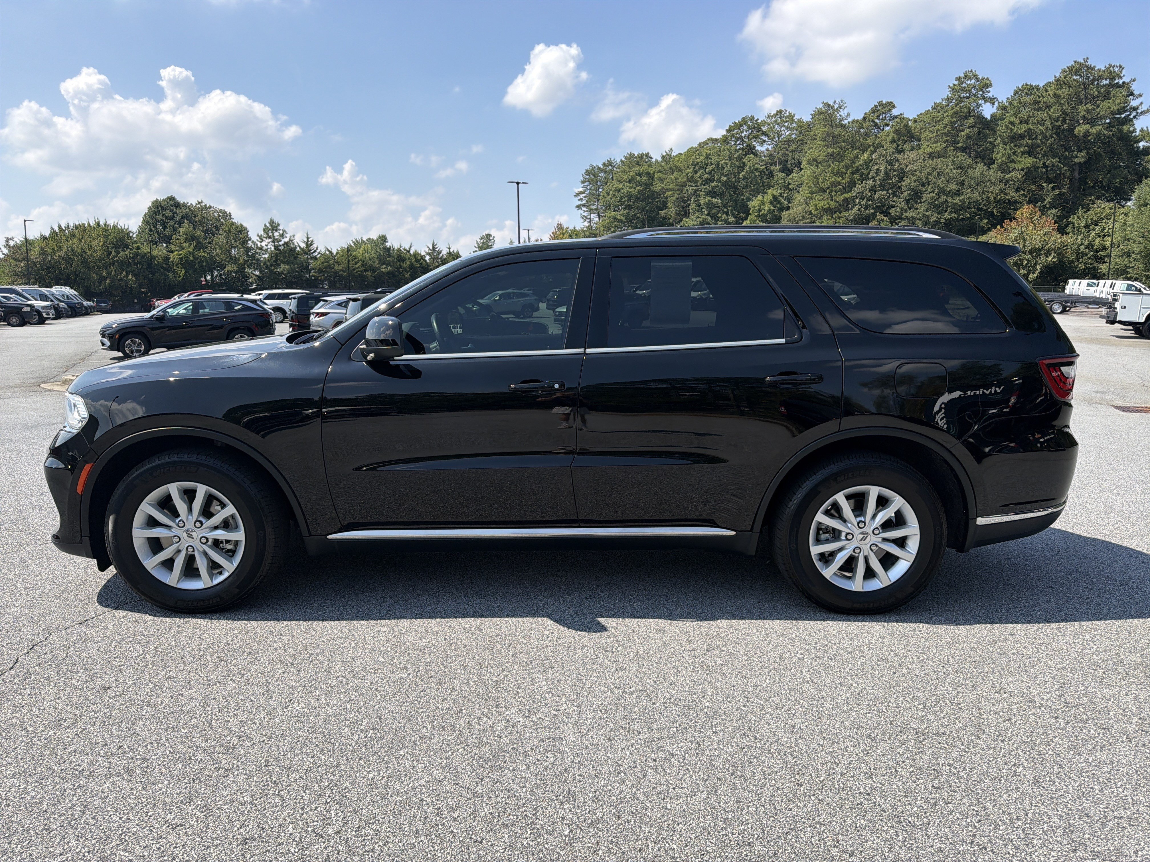 Used 2023 Dodge Durango SXT Launch Edition RWD image 4