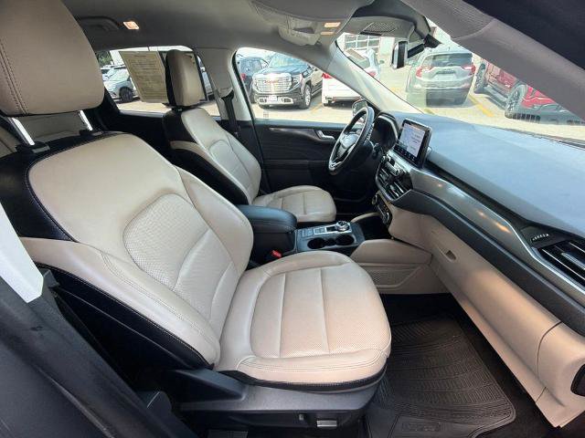 Certified 2022 Ford Escape Titanium AWD/4WD image 38