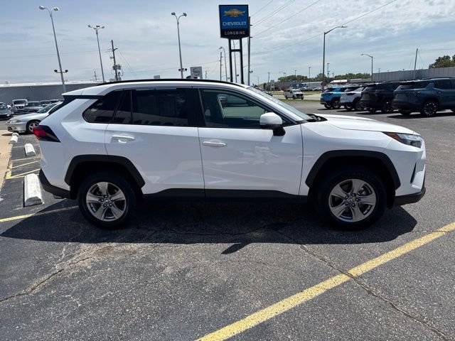 Used 2025 Toyota RAV4 XLE AWD/4WD image 8