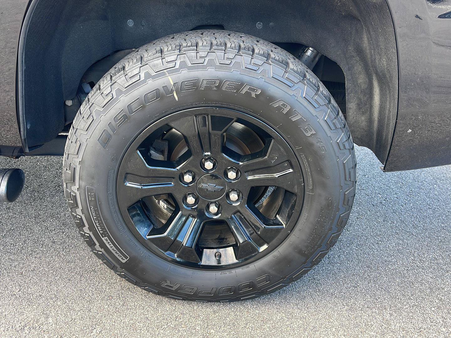 Used 2020 Chevrolet Tahoe LS w/ Enhanced Driver Alert Package RWD image 14