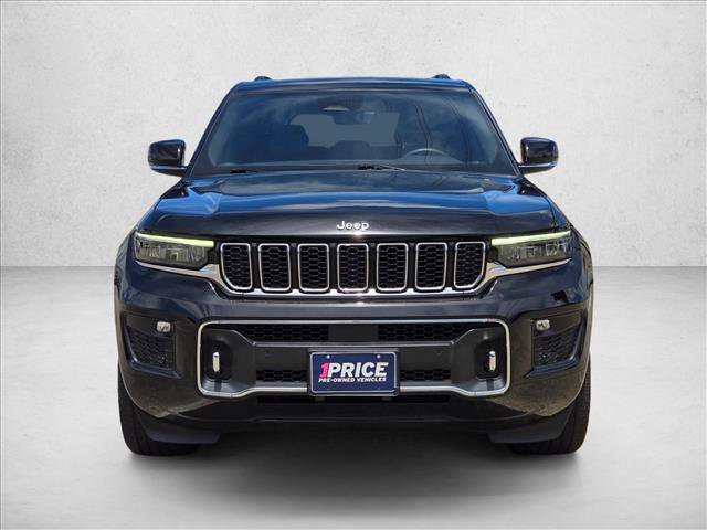 Used 2022 Jeep Grand Cherokee Overland w/ Luxury Tech Group IV AWD/4WD image 2