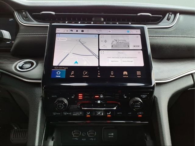 Used 2023 Jeep Grand Cherokee Limited AWD/4WD image 19