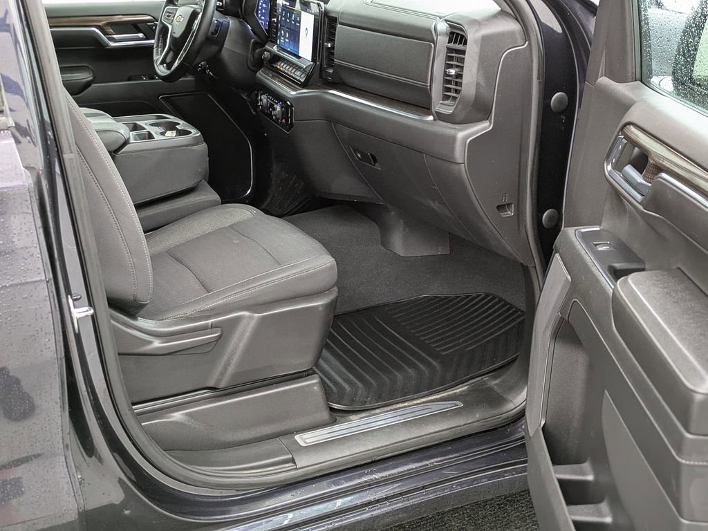 Used 2023 Chevrolet Silverado 1500 LT AWD/4WD image 21