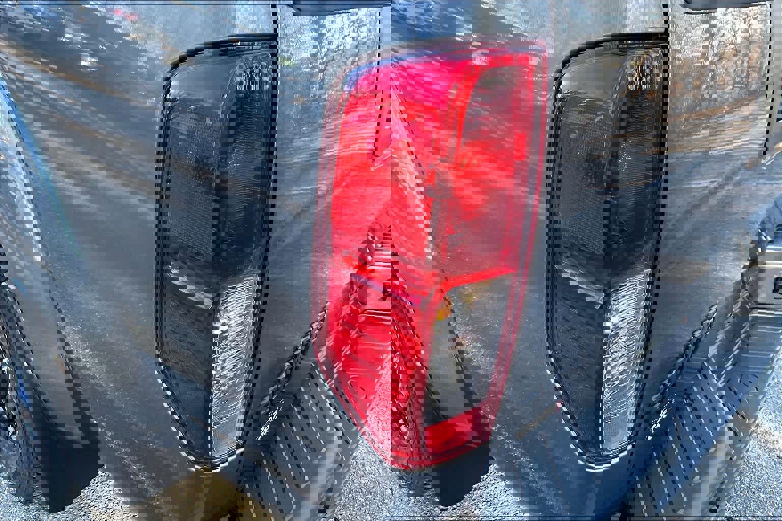 Used 2021 Nissan Frontier SV w/ Midnight Edition Floor Mats AWD/4WD image 26