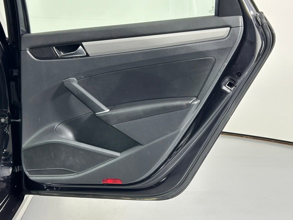 Used 2020 Volkswagen Passat 2.0T SE image 11