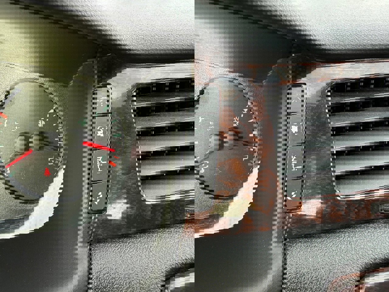 Used 2014 Chevrolet Impala Limited LS FWD image 22