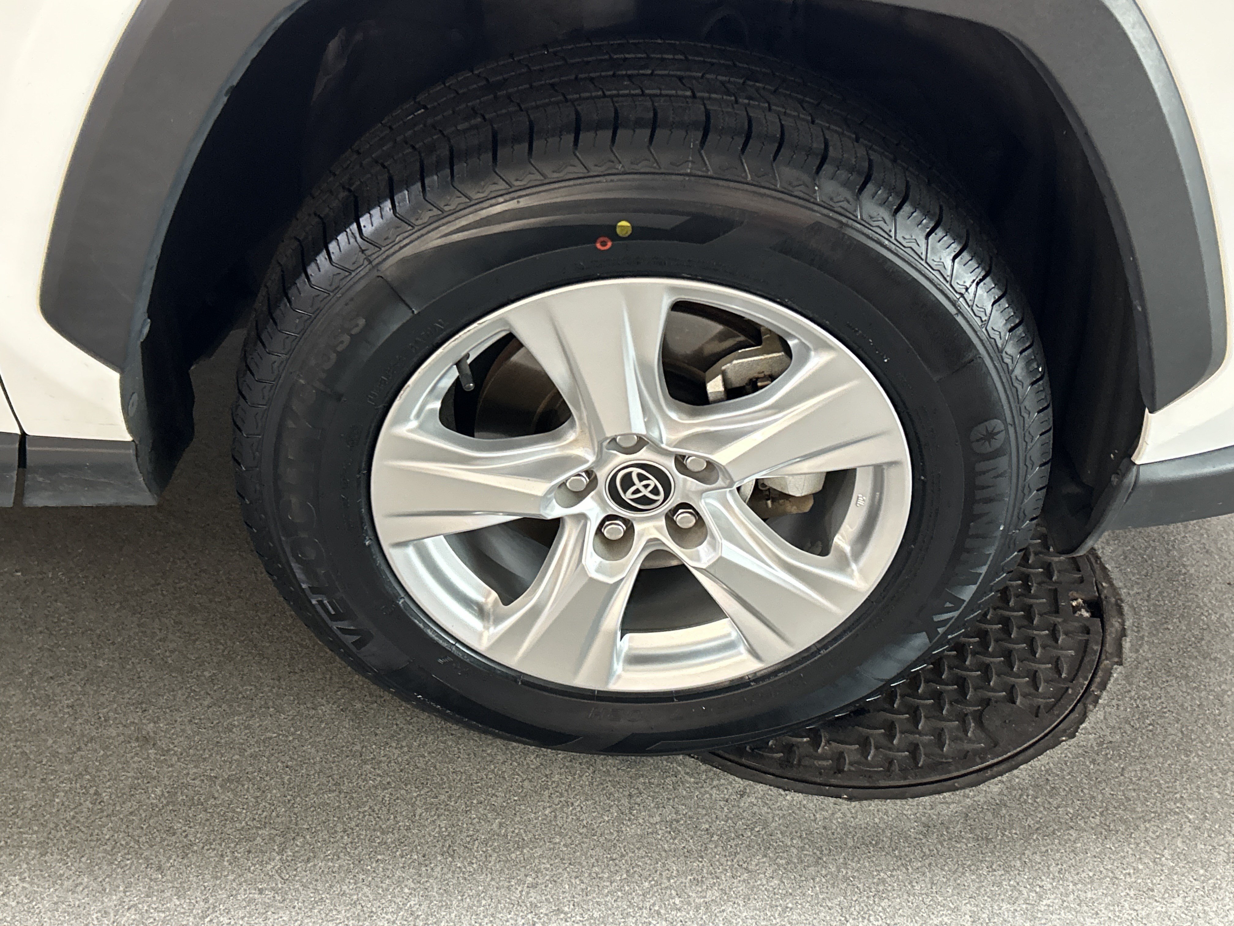 Certified 2021 Toyota RAV4 XLE AWD/4WD image 13