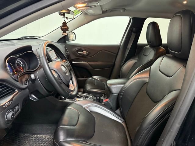 Used 2019 Jeep Cherokee Latitude Plus w/ Cold Weather Group image 13