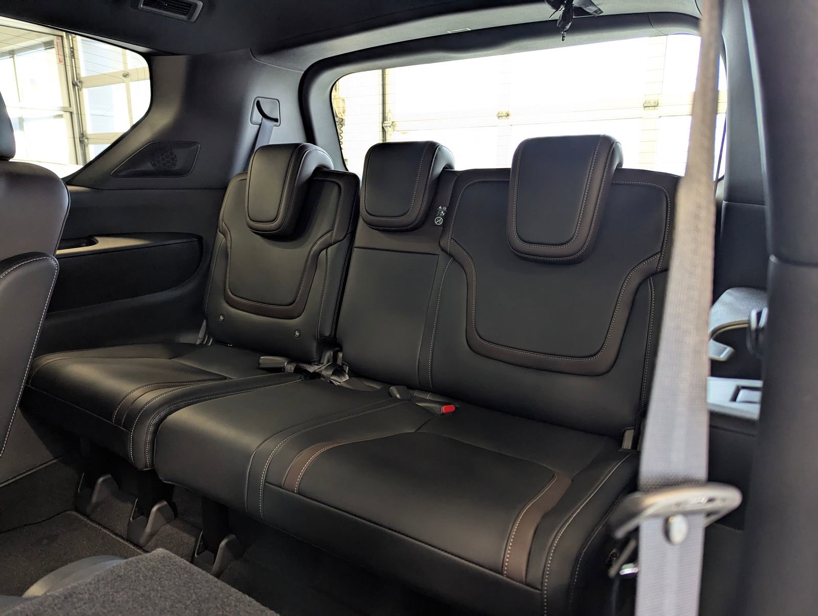 New 2025 Nissan Armada SL w/ Captain's Chari Seat Package image 11