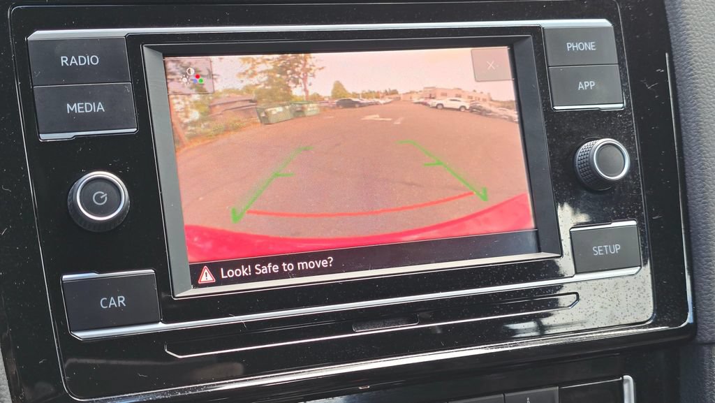 Used 2018 Volkswagen Golf 4-Door FWD image 67