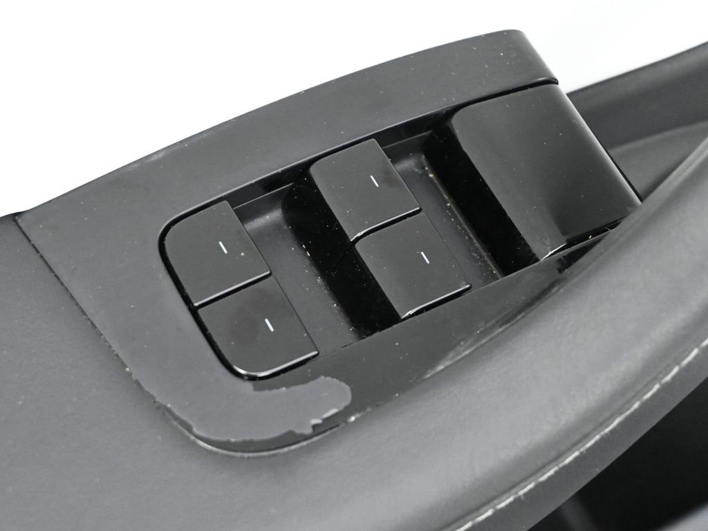 Used 2020 Tesla Model 3 Standard Range Plus image 3