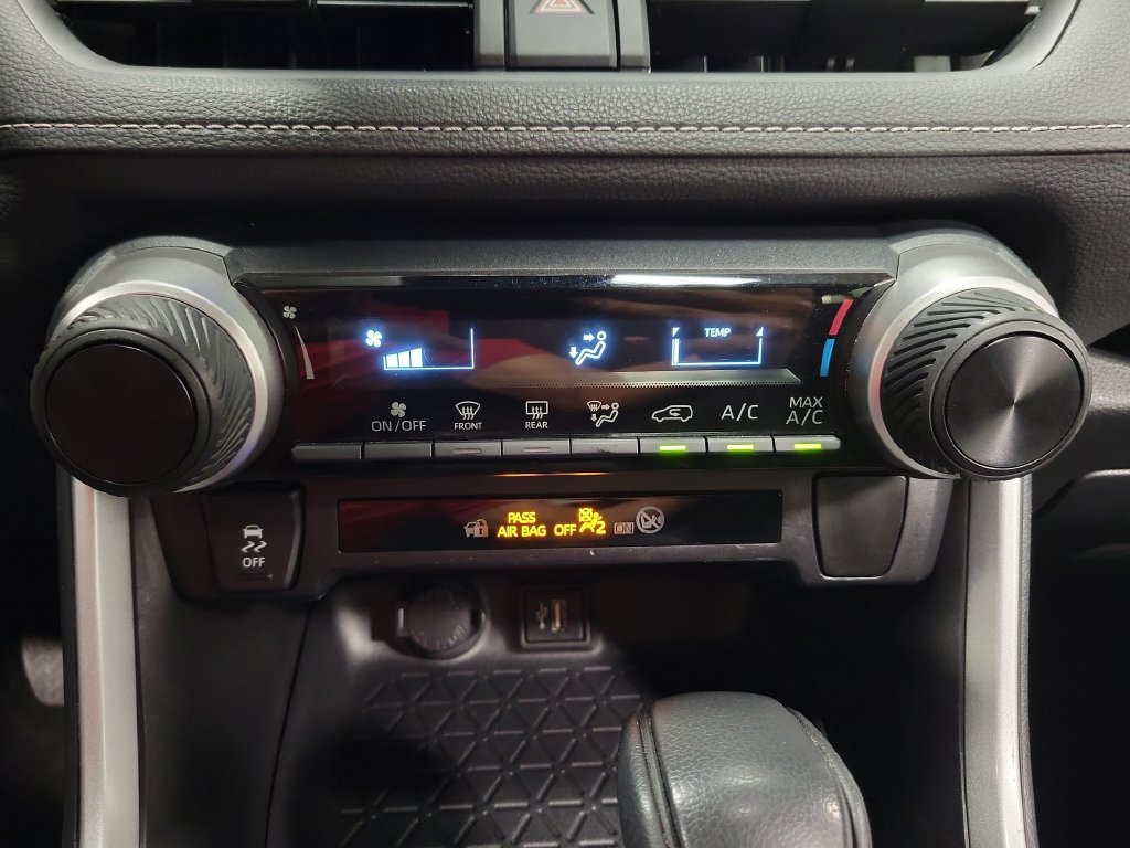 Used 2023 Toyota RAV4 LE FWD image 18