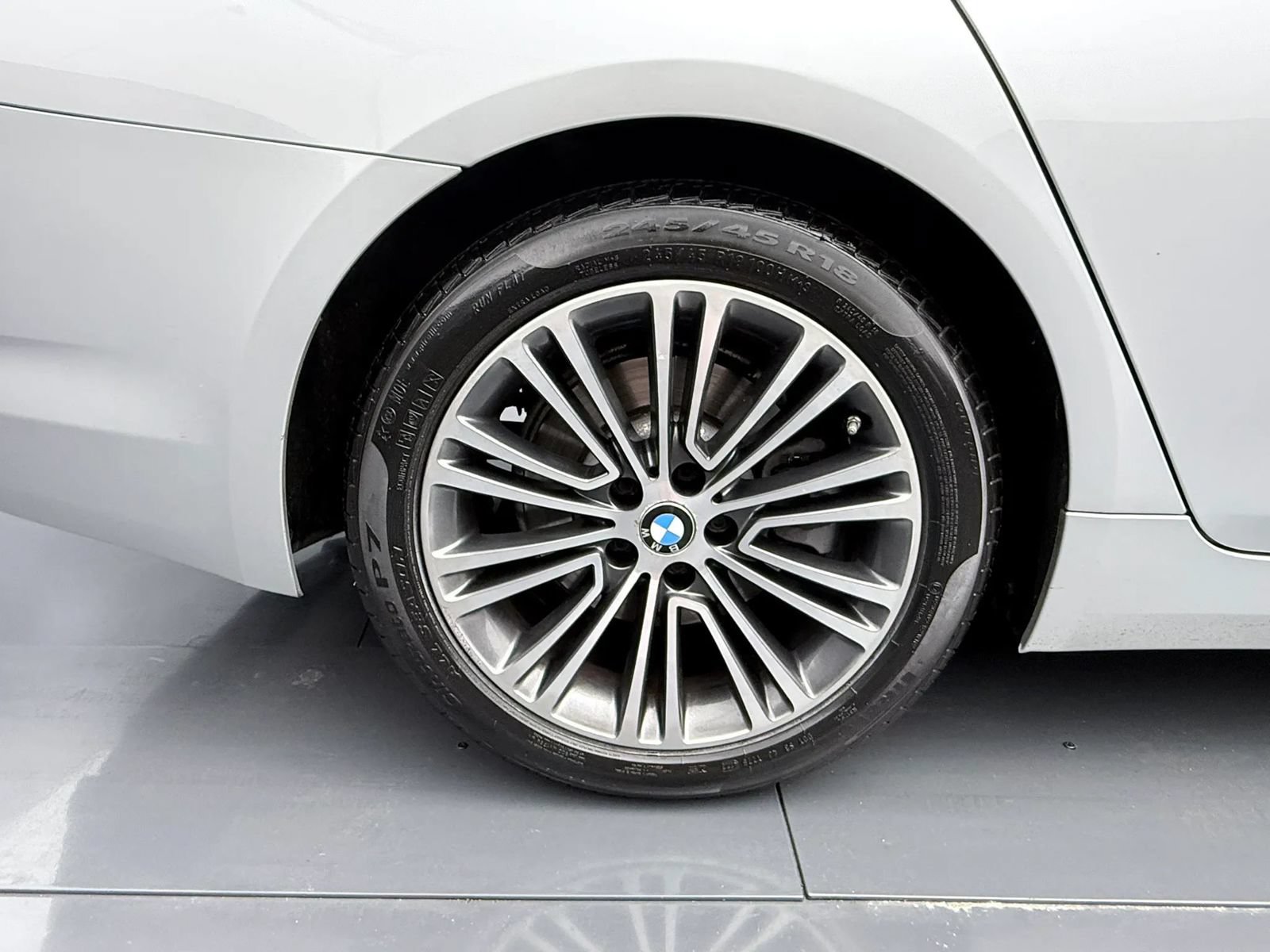 Used 2018 BMW 530i xDrive w/ Premium Package AWD/4WD image 11
