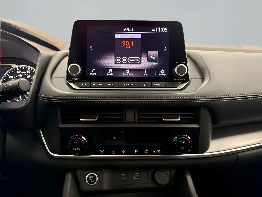 Used 2023 Nissan Rogue SV image 26