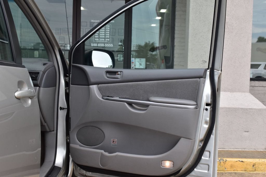 Used 2010 Toyota Sienna CE FWD image 36