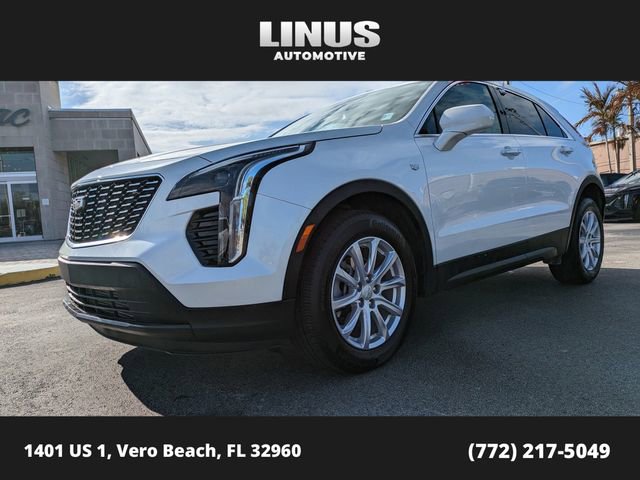 Used 2023 Cadillac XT4 Luxury w/ Cold Weather Package image 8