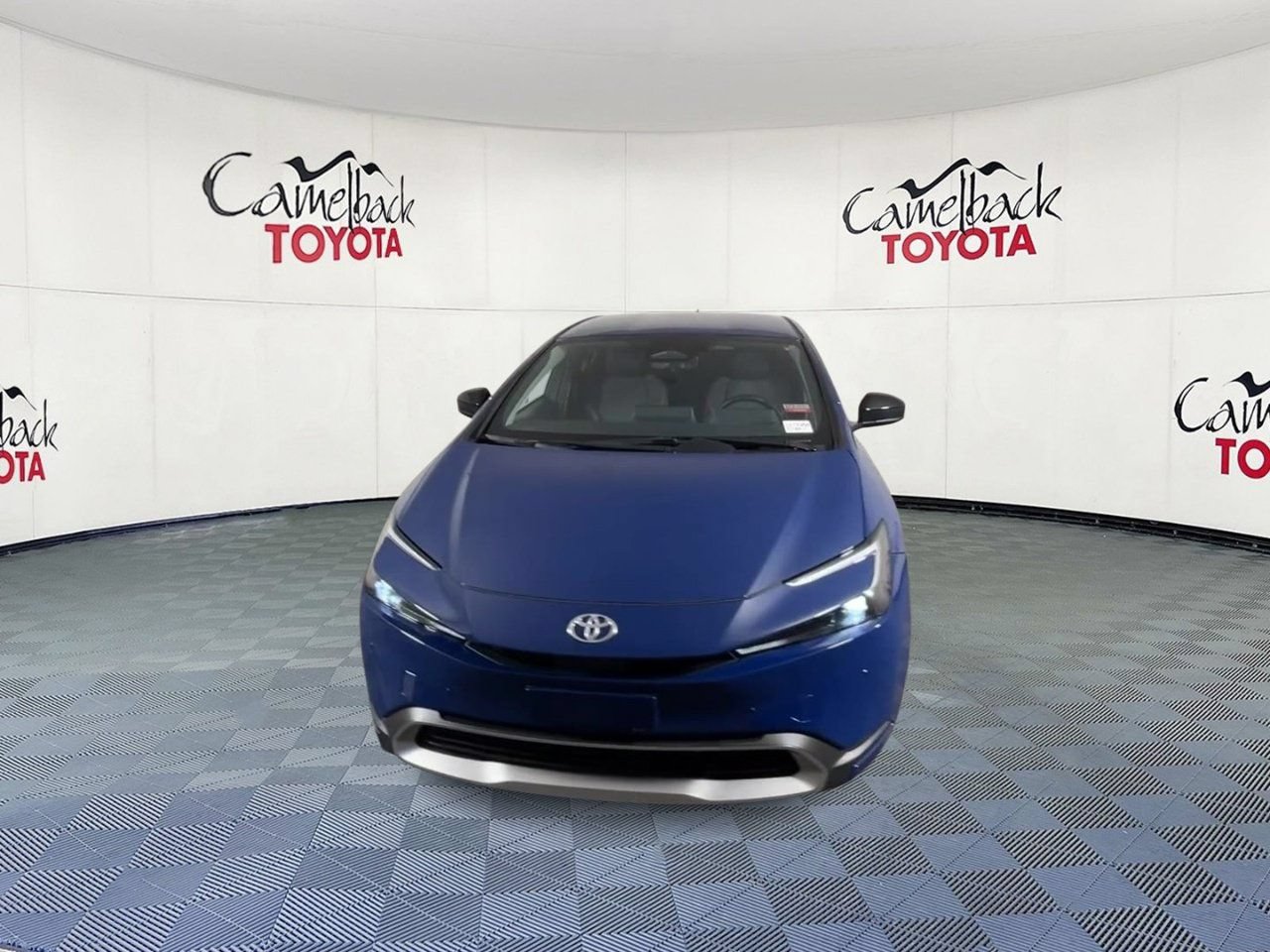 Used 2025 Toyota Prius Plug-In Hybrid FWD image 6