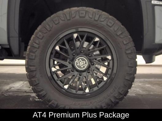 Used 2025 GMC Sierra 2500 AT4 w/ AT4 Premium Plus Package image 4