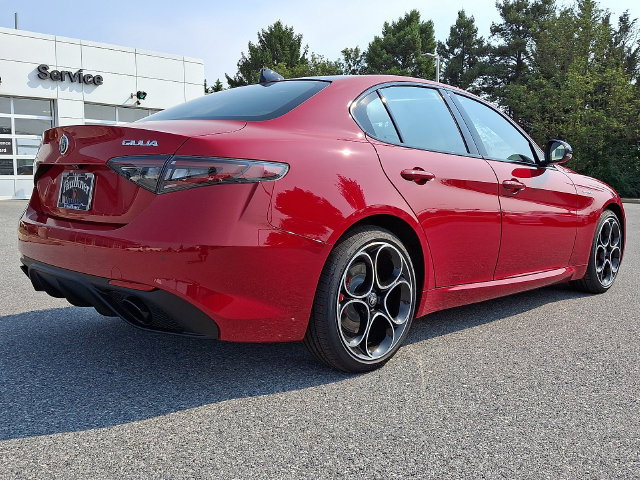 New 2026 Alfa Romeo Giulia AWD image 9