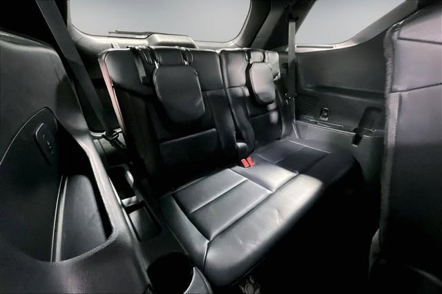 Used 2025 Ford Explorer ST-Line w/ ST-Line Street Pack AWD/4WD image 25