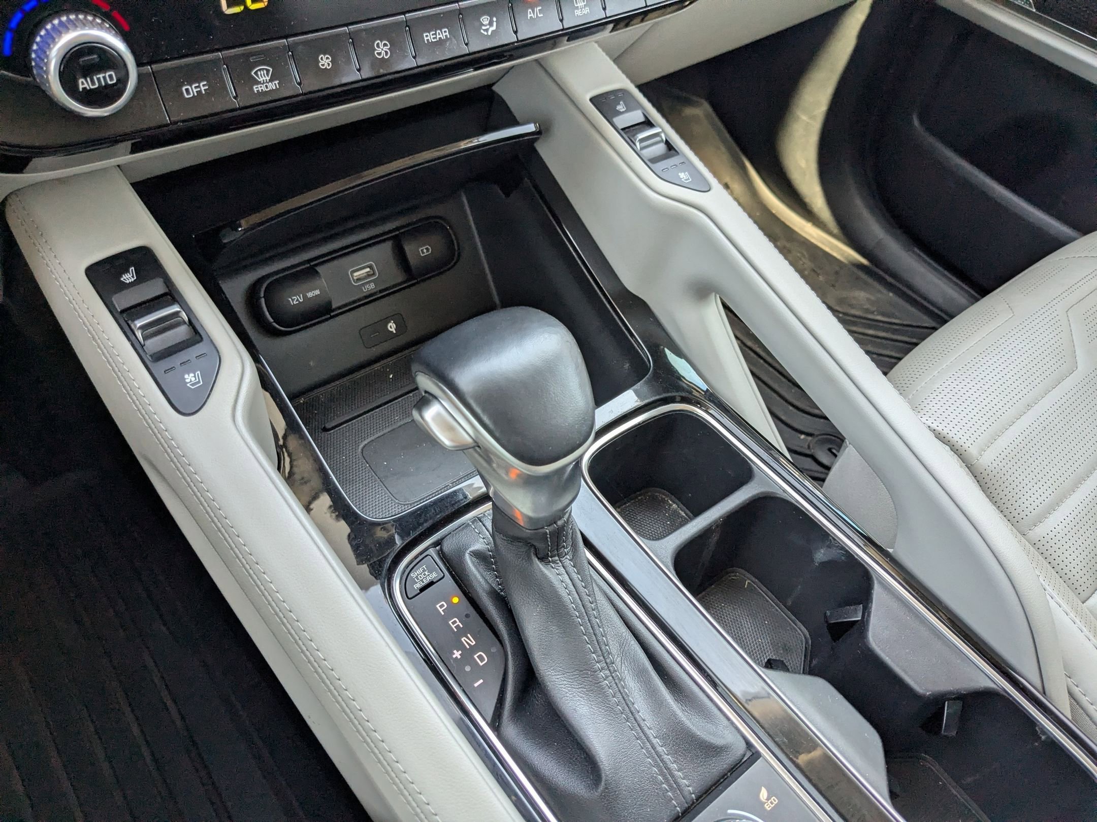 Used 2021 Kia Telluride SX w/ SX Prestige Package image 19