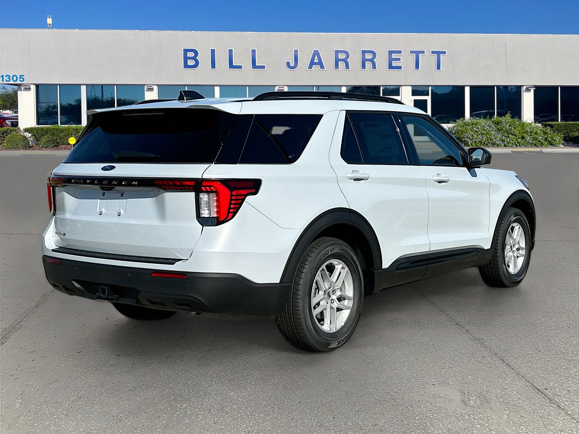 New 2026 Ford Explorer Active image 4