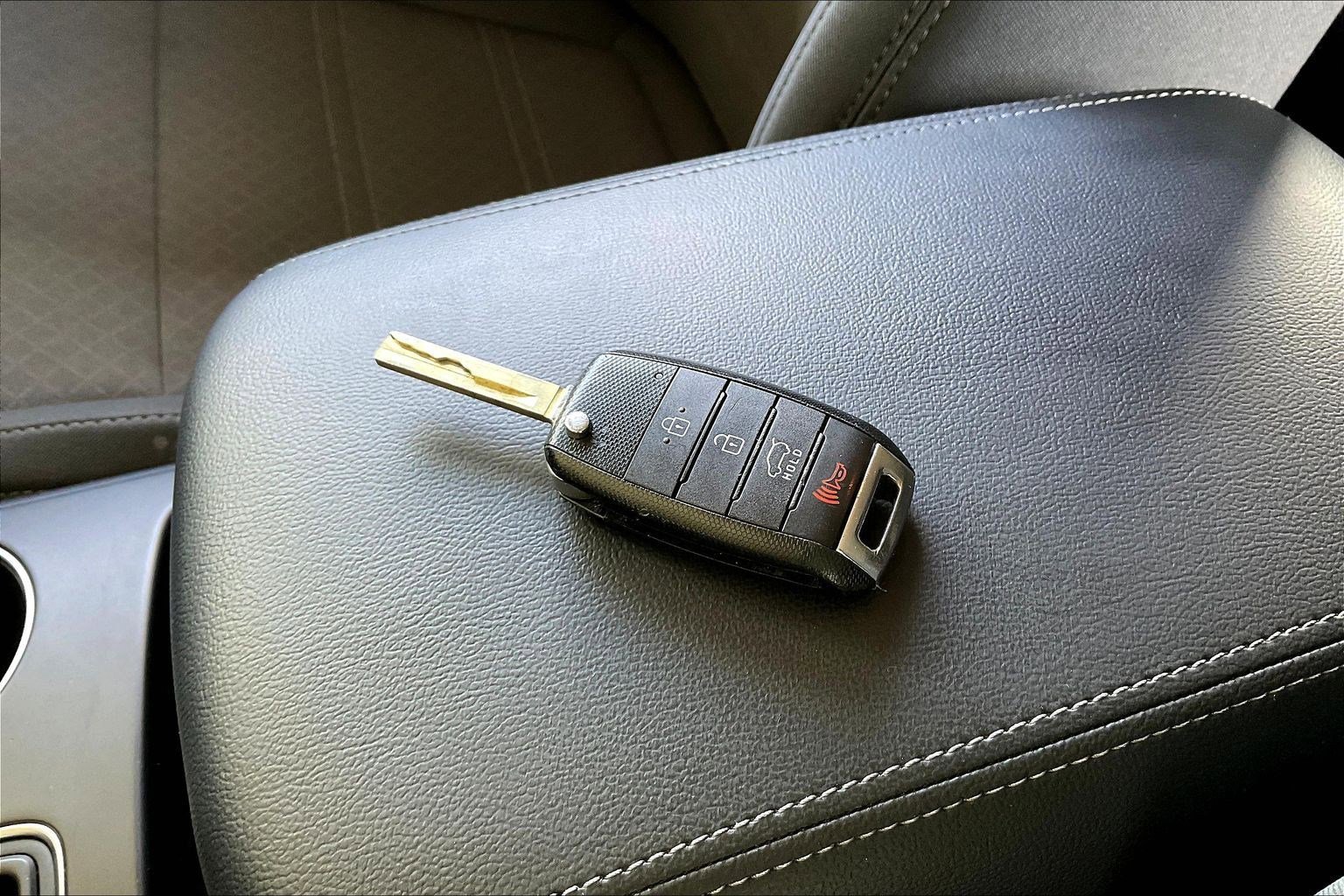 Used 2020 Kia Sorento LX FWD image 34