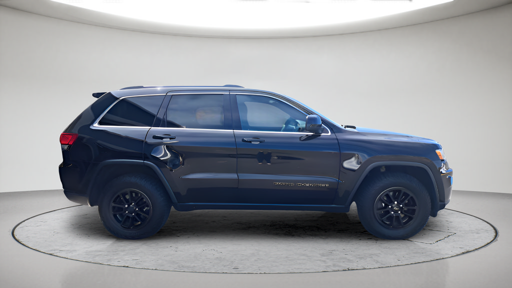 Used 2020 Jeep Grand Cherokee Laredo AWD/4WD image 2