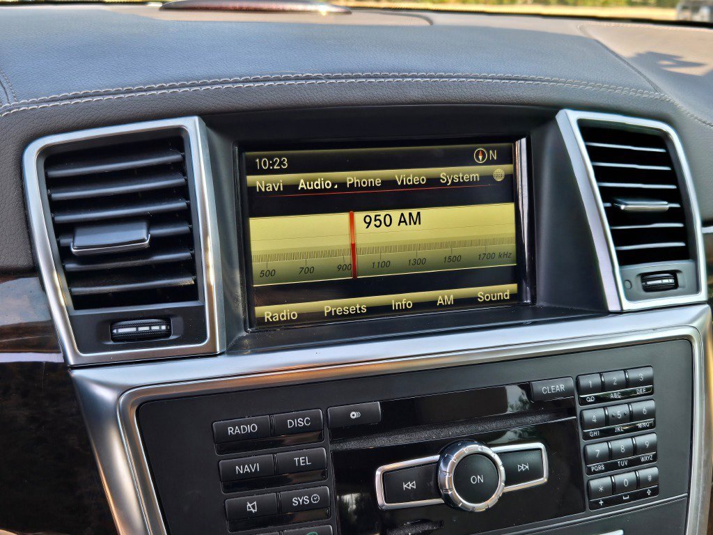 Used 2014 Mercedes-Benz GL 450 4MATIC image 25