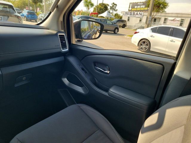 Used 2022 Nissan Frontier SV RWD image 19