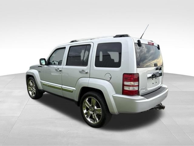 Used 2011 Jeep Liberty Sport AWD/4WD image 2