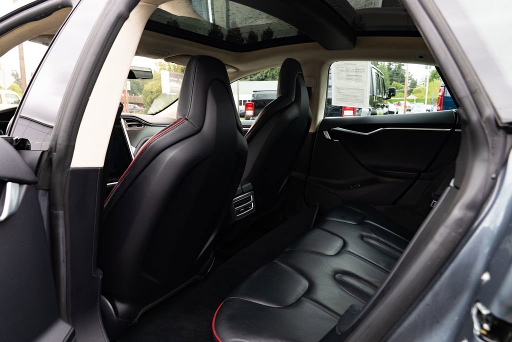 Used 2013 Tesla Model S Performance image 16