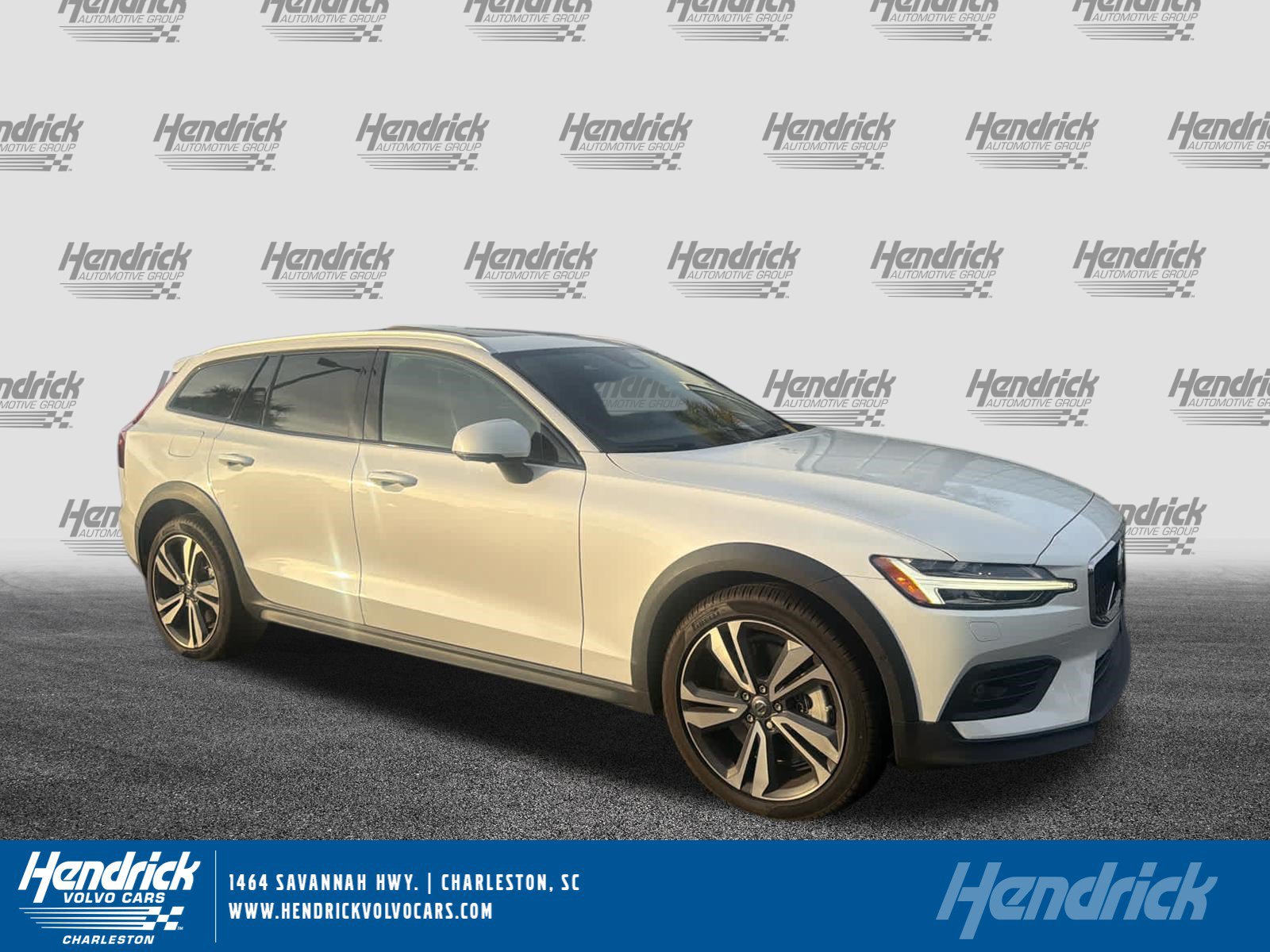 Used 2024 Volvo V60 B5 Cross Country Plus w/ Protection Package Premier